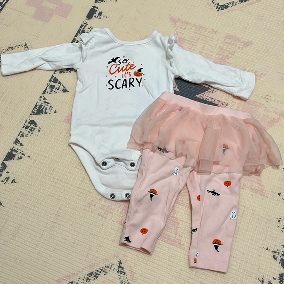 Halloween outfit - Picture 1 of 2